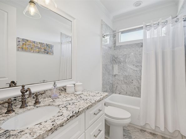 2031 Sheridan Street A, Houston TX 77030