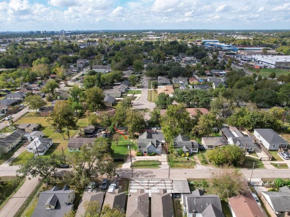 4303 Castor Street, Houston TX 77022