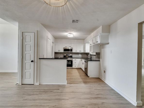 5627 Southbrook Drive, Houston TX 77033