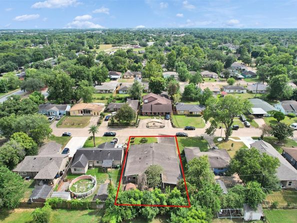 5627 Southbrook Drive, Houston TX 77033