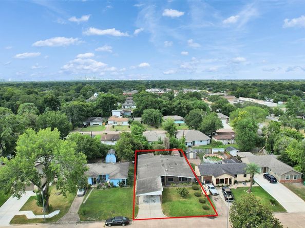 5627 Southbrook Drive, Houston TX 77033