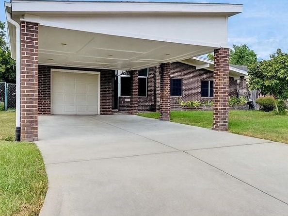 5627 Southbrook Drive, Houston TX 77033