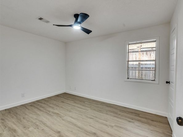 5627 Southbrook Drive, Houston TX 77033