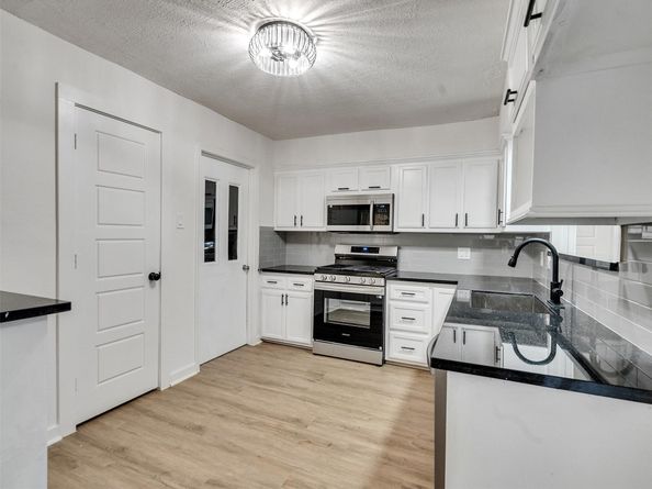 5627 Southbrook Drive, Houston TX 77033