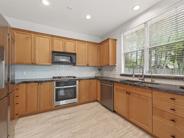 171 W Sundance Circle, The Woodlands TX 77382