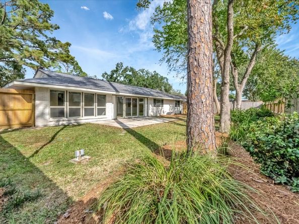 1614 Wavecrest Lane, Houston TX 77062
