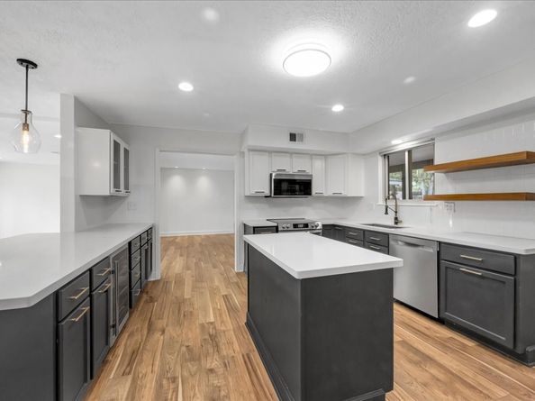 1614 Wavecrest Lane, Houston TX 77062