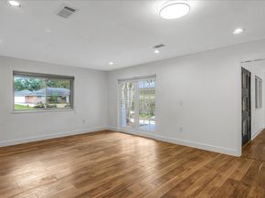 1614 Wavecrest Lane, Houston TX 77062