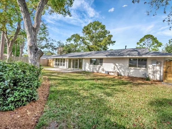 1614 Wavecrest Lane, Houston TX 77062