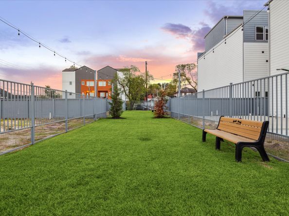 1804 Elysian Street, Houston TX 77026