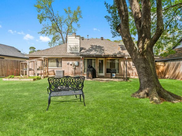 2110 Creston Drive, Spring TX 77386