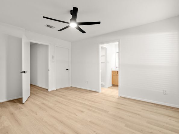 8 S Woodstock Circle Drive, The Woodlands TX 77381