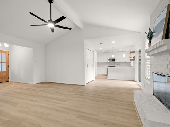 8 S Woodstock Circle Drive, The Woodlands TX 77381