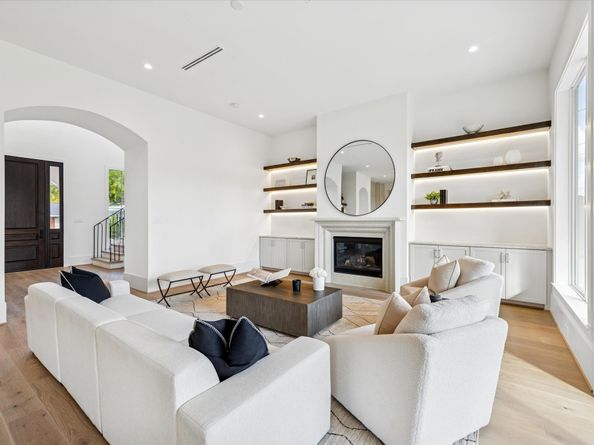 1807 Du Barry Lane, Houston TX 77018