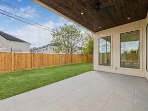 1807 Du Barry Lane, Houston TX 77018