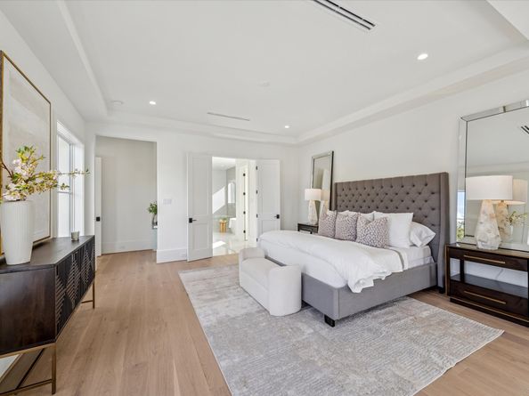 1807 Du Barry Lane, Houston TX 77018