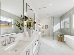 1807 Du Barry Lane, Houston TX 77018