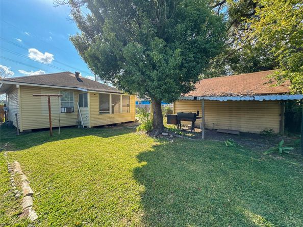 8321 Leander Street, Houston TX 77012