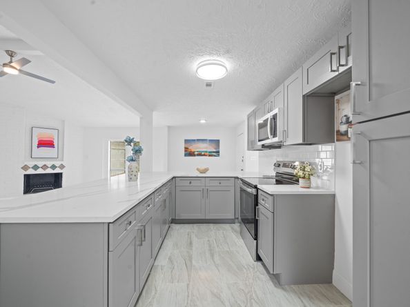 12315 Scarcella Lane, Meadows Place TX 77477