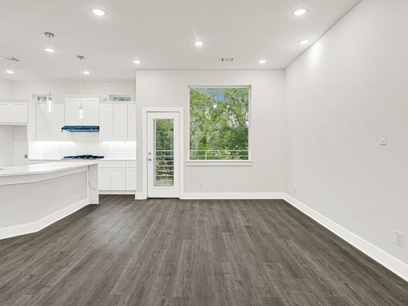 4013 Saint Augustine Street, Houston TX 77021