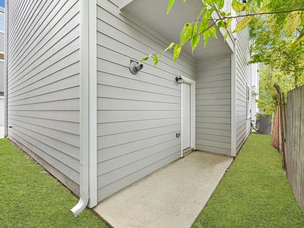 4013 Saint Augustine Street, Houston TX 77021