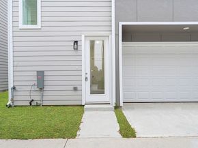 4013 Saint Augustine Street, Houston TX 77021