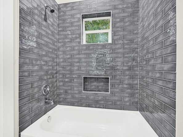 4013 Saint Augustine Street, Houston TX 77021