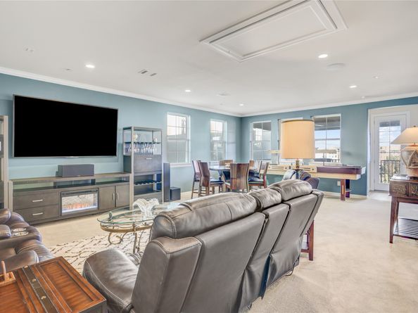 827 Dunleigh Meadows Lane, Houston TX 77055