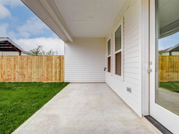 5614 Bertellis Lane, Houston TX 77091