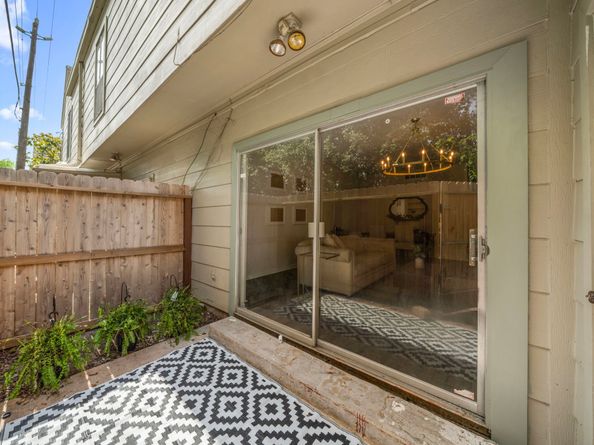 14703 Barryknoll Lane 26, Houston TX 77079