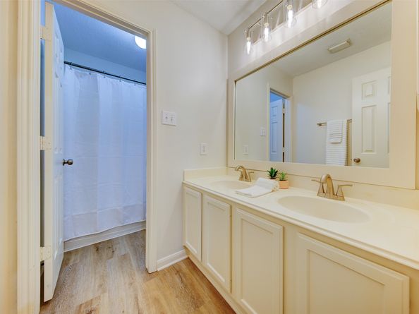 3910 Sand Myrtle Drive, Houston TX 77059
