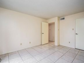 2818 S Bartell Drive S 6, Houston TX 77054