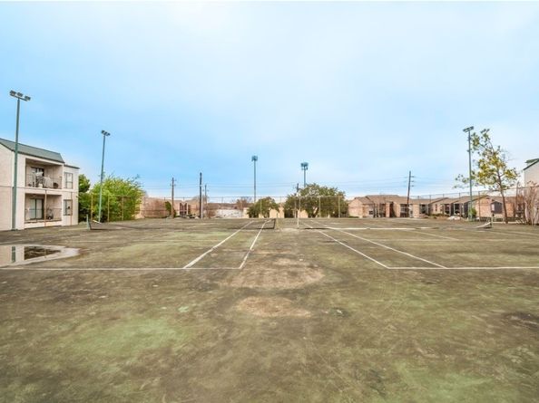 2818 S Bartell Drive S 6, Houston TX 77054