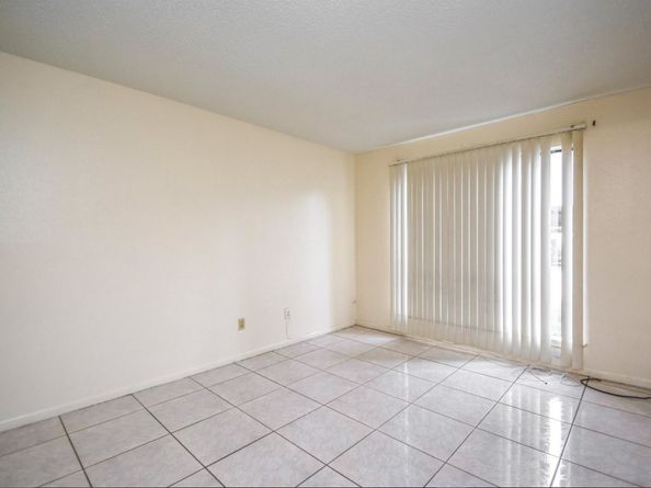 2818 S Bartell Drive S 6, Houston TX 77054
