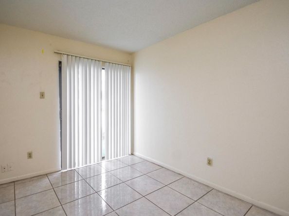 2818 S Bartell Drive S 6, Houston TX 77054