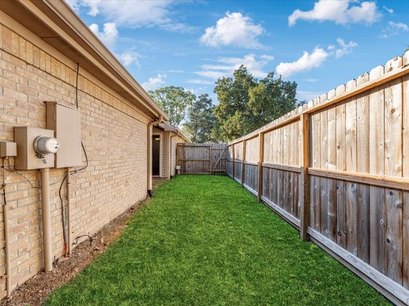 7238 N Hearthstone Green Drive, Houston TX 77095