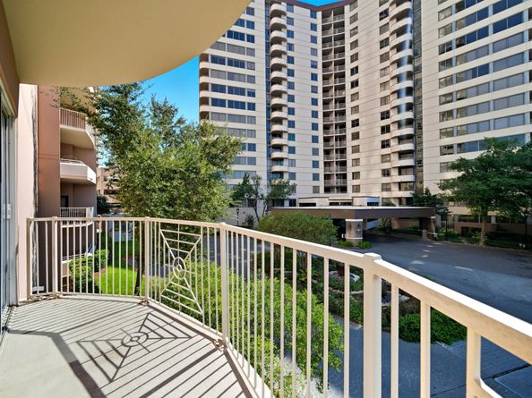 3505 Sage Road 202, Houston TX 77056
