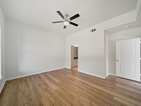 3505 Sage Road 202, Houston TX 77056