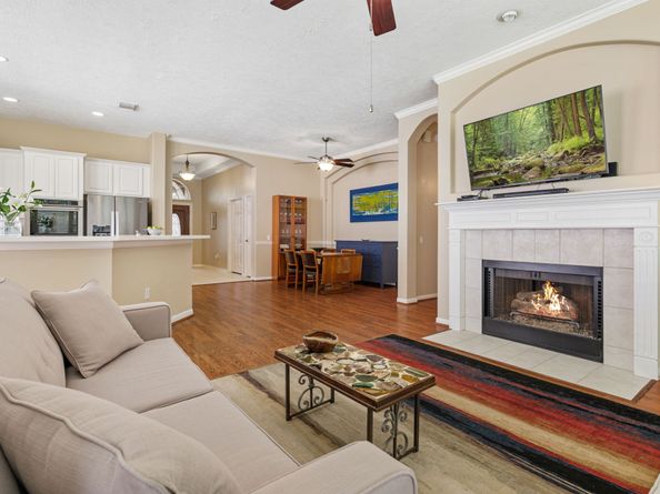 183 Victoria Glen Drive, The Woodlands TX 77384