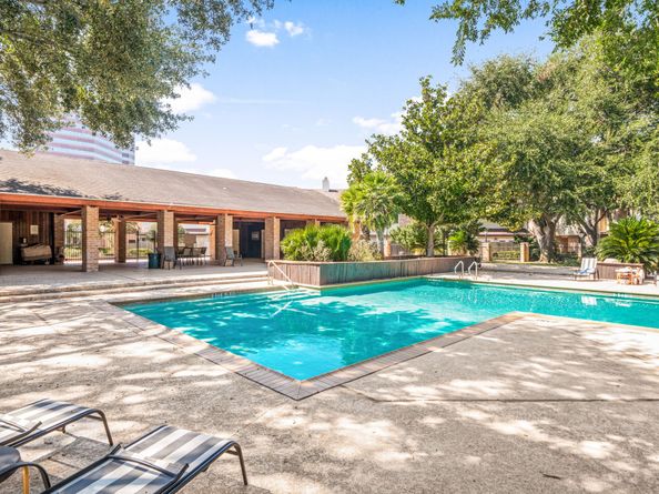 2508 Bering Drive, Houston TX 77057