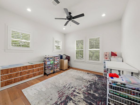 1003 Wakefield Drive, Houston TX 77018