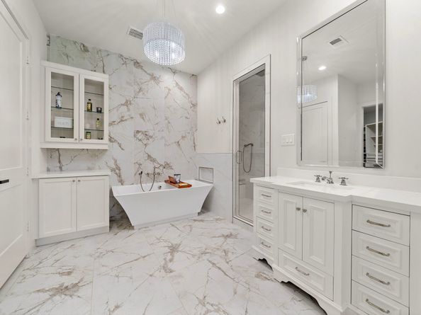 1003 Wakefield Drive, Houston TX 77018