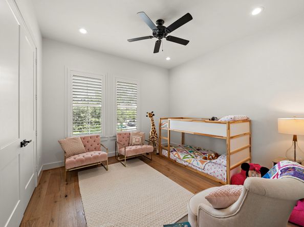 1003 Wakefield Drive, Houston TX 77018