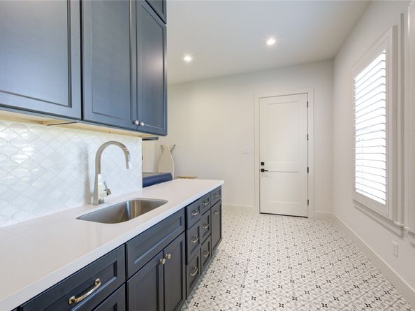 1003 Wakefield Drive, Houston TX 77018