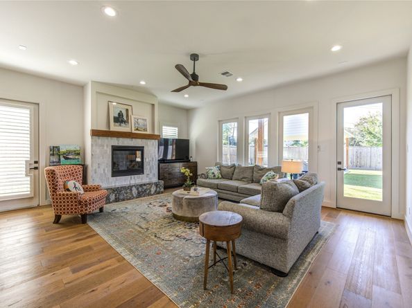 1003 Wakefield Drive, Houston TX 77018