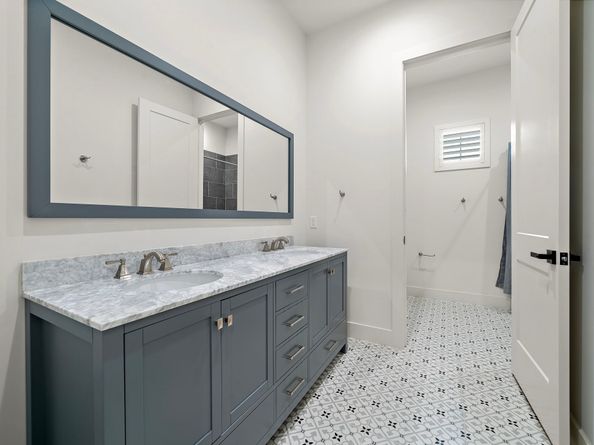 1003 Wakefield Drive, Houston TX 77018