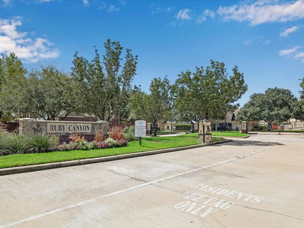 11615 Agate Canyon Lane, Houston TX 77095