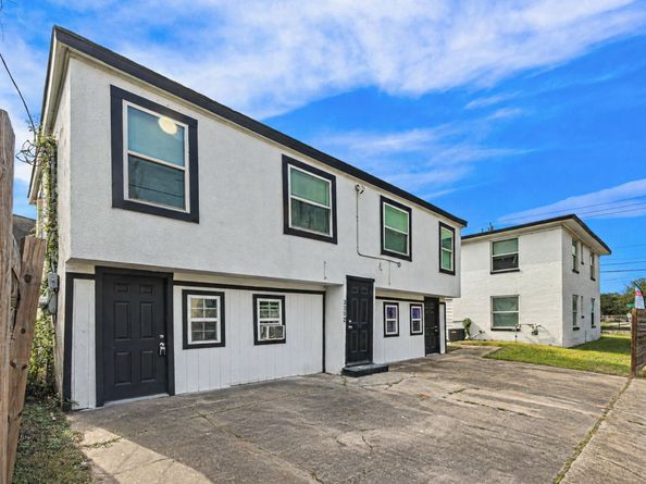2002 Barbee Street, Houston TX 77004