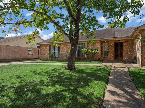 9522 Wellsworth Drive, Houston TX 77083