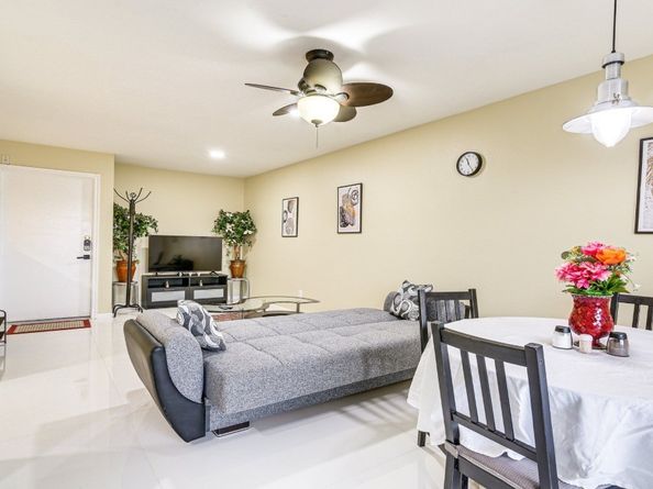 2824 S Bartell Drive 27, Houston TX 77054